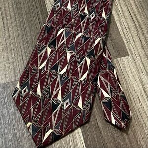 Courreges Homme Men’s Tie 100% Silk Maroon Burgundy Geometric Abstract‎ Classic